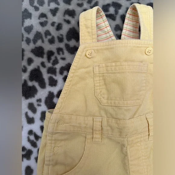 Gymboree Corduroy Overalls in Yellow Size 6-12 months - Picture 6 of 15